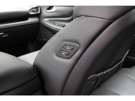 Hyundai Santa Fe 1.6 T-GDI PHEV Comfort Smart 7p. | Eleketrisch bedienbare stoelen | Lederen bekleding | Navigatie... ActivLease financial lease