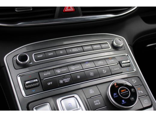 Hyundai Santa Fe 1.6 T-GDI PHEV Comfort Smart 7p. | Eleketrisch bedienbare stoelen | Lederen bekleding | Navigatie... ActivLease financial lease