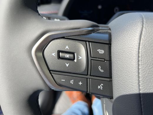 Lexus LBX Emotion 2WD ActivLease financial lease