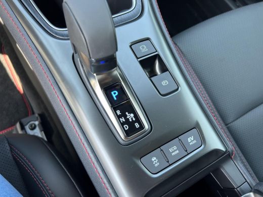 Lexus LBX Emotion 2WD ActivLease financial lease
