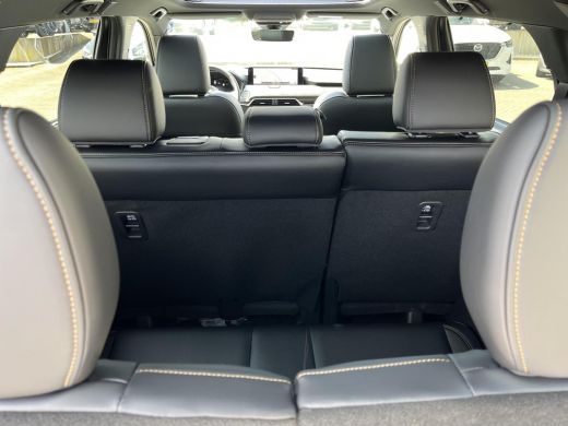 Mazda CX-80 2.5 e-SkyActiv PHEV Homura Plus | elektrisch glazen panorama-dak | 7 persoons | ActivLease financial lease