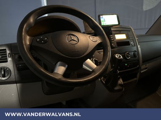 Mercedes-Benz Sprinter 316 CDI 164pk L2H2 Euro6 Airco | 2800kg Trekhaak | Cruisecontrol Parkeersensoren, Chauffeursstoel ActivLease financial lease