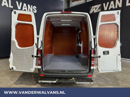 Mercedes-Benz Sprinter 316 CDI 164pk L2H2 Euro6 Airco | 2800kg Trekhaak | Cruisecontrol Parkeersensoren, Chauffeursstoel ActivLease financial lease