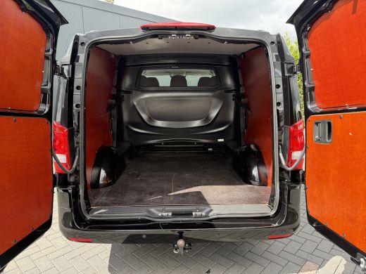Mercedes-Benz Vito 114 CDI 136 PK AUTOMAAT / DUBBELE CABINE / 1e EIG. / TREKHAAK / CAMERA / ECC ActivLease financial lease