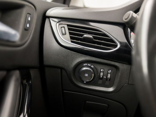Opel Astra Sports Tourer 1.2 Sport (APPLE CARPLAY, NAVIGATIE, CLIMATE, CAMERA, ADAPTIVE CRUISE, SPORTSTOELEN... ActivLease financial lease