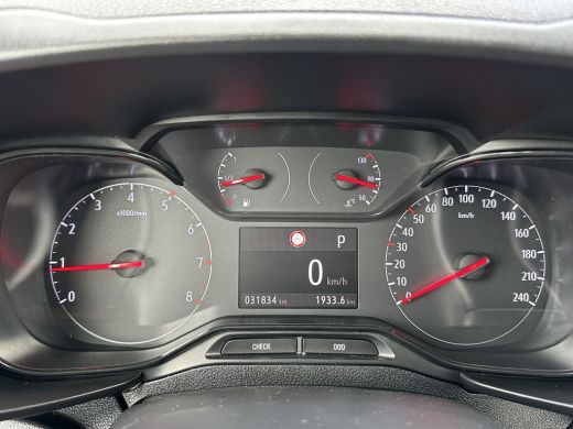 Opel Combo 1.5 BlueHDi 130 PK AUTOMAAT / L2H1 / 31.834 KM / CAMERA / ECC / CRUISE / TREKHAAK / STUURVERWARMING ActivLease financial lease