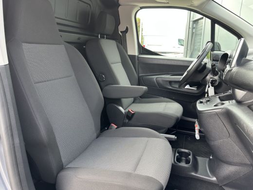 Opel Combo 1.5 BlueHDi 130 PK AUTOMAAT / L2H1 / 31.834 KM / CAMERA / ECC / CRUISE / TREKHAAK / STUURVERWARMING ActivLease financial lease