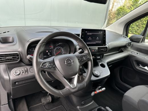 Opel Combo 1.5 BlueHDi 130 PK AUTOMAAT / L2H1 / 31.834 KM / CAMERA / ECC / CRUISE / TREKHAAK / STUURVERWARMING ActivLease financial lease