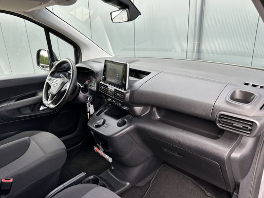 Opel Combo 1.5 BlueHDi 130 PK AUTOMAAT / L2H1 / 31.834 KM / CAMERA / ECC / CRUISE / TREKHAAK / STUURVERWARMING ActivLease financial lease