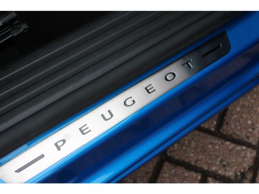 Peugeot 2008 1.2 PureTech GT-Line | Navigatie | Camera | Leder | Stoelverwarming | Massage | 18 Inch | Keyless | ActivLease financial lease