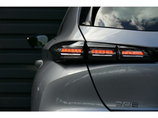 Peugeot 308 1.6 PLUG-IN HYBRID 180PK ACTIVE PACK BUSINESS AUTOMAAT / NAVI / LED / CLIMA / 17"'LMV / PDC / ADA... ActivLease financial lease