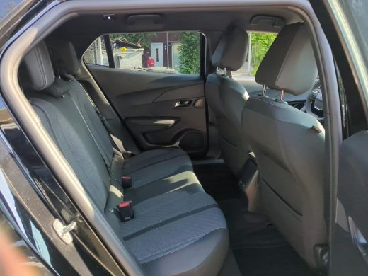 Peugeot e-2008 EV Allure 54 kWh | Navi | Camera | Clima | Cruise | Apple Carplay/Android Auto | | 11 kW lader | ... ActivLease financial lease