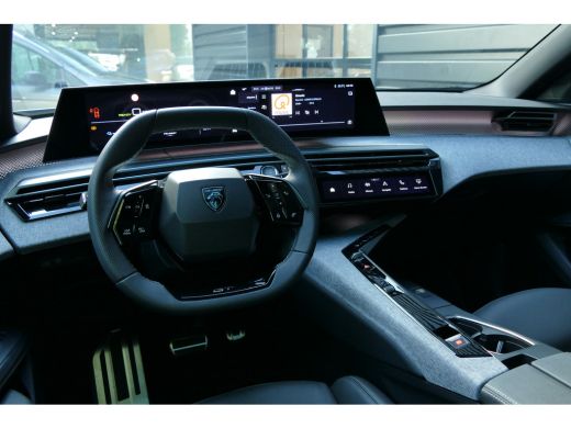 Peugeot e-5008 EV 210PK 73KWH GT AVANTAGE AUTOMAAT NAVI / CLIMA / WARMTEPOMP / 19"LMV / 360 CAMERA / PANODAK / K... ActivLease financial lease