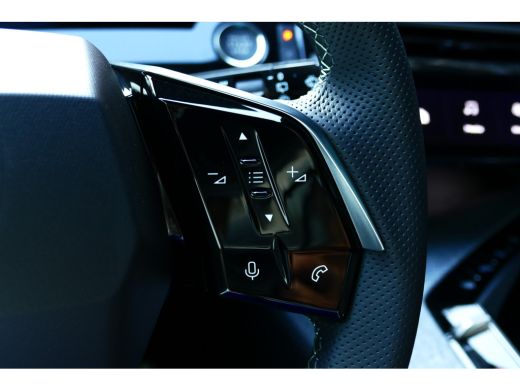 Peugeot e-5008 EV 210PK 73KWH GT AVANTAGE AUTOMAAT NAVI / CLIMA / WARMTEPOMP / 19"LMV / 360 CAMERA / PANODAK / K... ActivLease financial lease