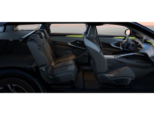 Peugeot e-5008 EV 210PK 73KWH GT AVANTAGE AUTOMAAT NAVI / CLIMA / WARMTEPOMP / 19"LMV / 360 CAMERA / PANODAK / K... ActivLease financial lease