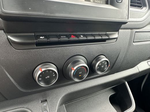 Renault Master 2.3 DCI 136 PK / L3H2 / CAMERA / TREKHAAK / IMPERIAAL / NAVI / AIRCO / CRUISE ActivLease financial lease