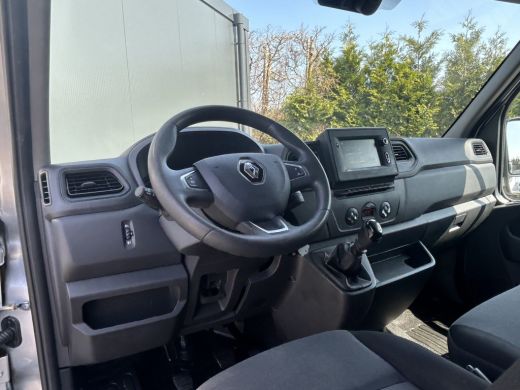 Renault Master T35 2.3 dCi 145 PK / L4H3 / MAXI WB 433 / DUBBEL LUCHT / INRICHTING / 3-ZITS / TREKHAAK / CAMERA ... ActivLease financial lease