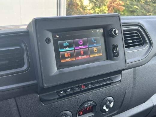 Renault Master T35 2.3 dCi 145 PK / L4H3 / MAXI WB 433 / DUBBEL LUCHT / INRICHTING / 3-ZITS / TREKHAAK / CAMERA ... ActivLease financial lease