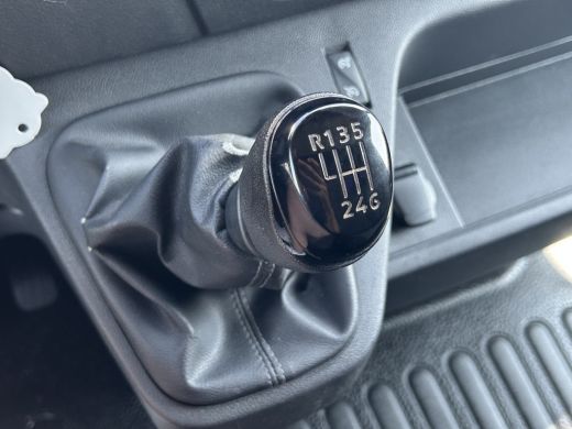 Renault Master T35 2.3 dCi 145 PK / L4H3 / MAXI WB 433 / DUBBEL LUCHT / INRICHTING / 3-ZITS / TREKHAAK / CAMERA ... ActivLease financial lease