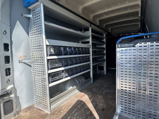 Renault Master T35 2.3 dCi 145 PK / L4H3 / MAXI WB 433 / DUBBEL LUCHT / INRICHTING / 3-ZITS / TREKHAAK / CAMERA ... ActivLease financial lease