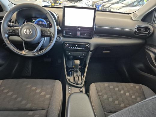 Toyota Yaris 1.5 Hybrid 115 Dynamic | Shimmering silver metallic | Comfort Pack | Nieuw uit voorraad leverbaar | ActivLease financial lease