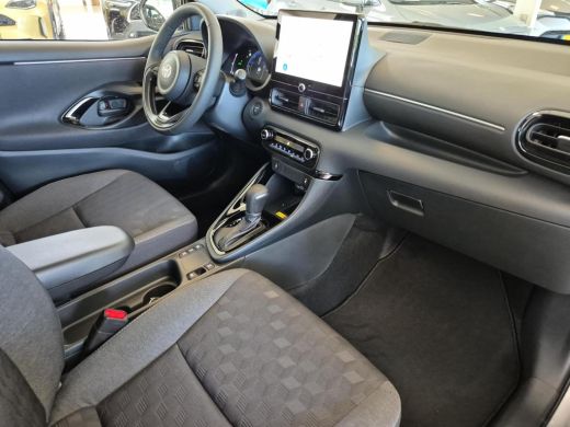 Toyota Yaris 1.5 Hybrid 115 Dynamic | Shimmering silver metallic | Comfort Pack | Nieuw uit voorraad leverbaar | ActivLease financial lease