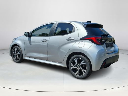 Toyota Yaris 1.5 Hybrid 115 Dynamic | Shimmering silver metallic | Comfort Pack | Nieuw uit voorraad leverbaar | ActivLease financial lease