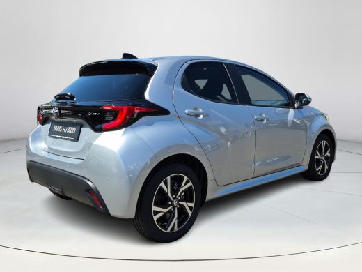 Toyota Yaris 1.5 Hybrid 115 Dynamic | Shimmering silver metallic | Comfort Pack | Nieuw uit voorraad leverbaar | ActivLease financial lease