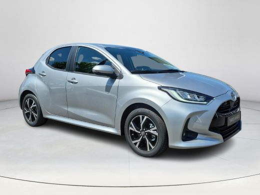 Toyota Yaris 1.5 Hybrid 115 Dynamic | Shimmering silver metallic | Comfort Pack | Nieuw uit voorraad leverbaar | ActivLease financial lease