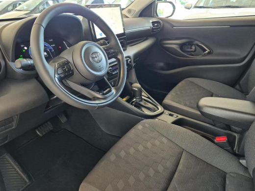 Toyota Yaris 1.5 Hybrid 115 Dynamic | Shimmering silver metallic | Comfort Pack | Nieuw uit voorraad leverbaar | ActivLease financial lease