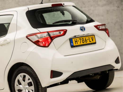 Toyota Yaris 1.5 Hybrid Active Automaat (CAMERA, CLIMATE, CRUISE, SPORTSTOELEN, LANE ASSIST, ELEK RAMEN, BLUET... ActivLease financial lease