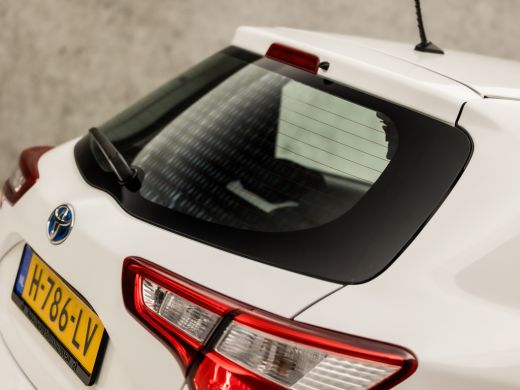 Toyota Yaris 1.5 Hybrid Active Automaat (CAMERA, CLIMATE, CRUISE, SPORTSTOELEN, LANE ASSIST, ELEK RAMEN, BLUET... ActivLease financial lease