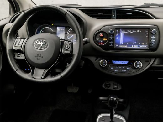 Toyota Yaris 1.5 Hybrid Active Automaat (CAMERA, CLIMATE, CRUISE, SPORTSTOELEN, LANE ASSIST, ELEK RAMEN, BLUET... ActivLease financial lease