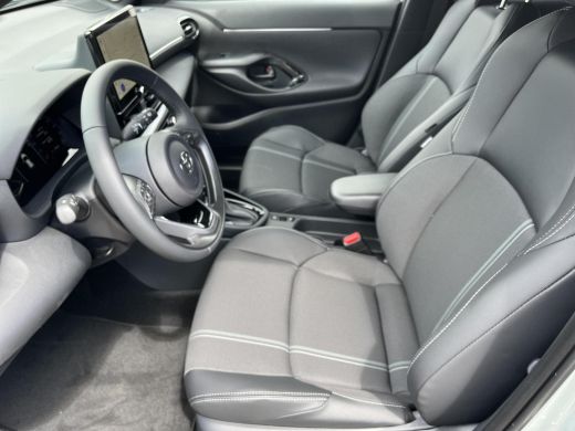 Toyota Yaris Cross 1.5 Hybrid 130 Executive | Urban khaki met zwart dak | Premium Pack | Nieuw uit voorraad leverbaar | ActivLease financial lease