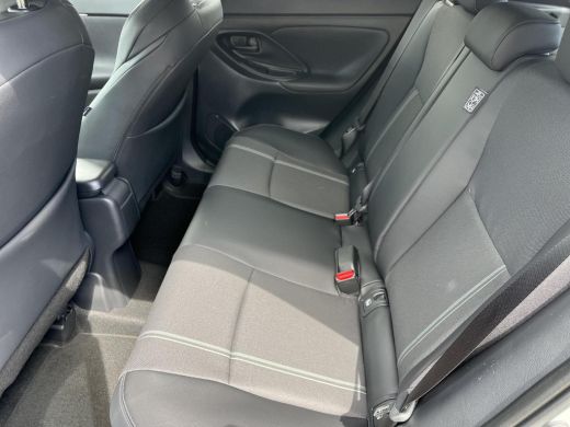 Toyota Yaris Cross 1.5 Hybrid 130 Executive | Urban khaki met zwart dak | Premium Pack | Nieuw uit voorraad leverbaar | ActivLease financial lease
