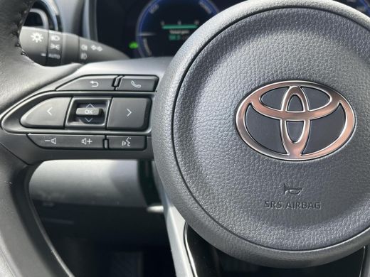 Toyota Yaris Cross 1.5 Hybrid 130 Executive | Urban khaki met zwart dak | Premium Pack | Nieuw uit voorraad leverbaar | ActivLease financial lease