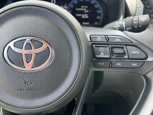 Toyota Yaris Cross 1.5 Hybrid 130 Executive | Urban khaki met zwart dak | Premium Pack | Nieuw uit voorraad leverbaar | ActivLease financial lease
