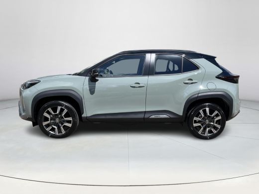 Toyota Yaris Cross 1.5 Hybrid 130 Executive | Urban khaki met zwart dak | Premium Pack | Nieuw uit voorraad leverbaar | ActivLease financial lease