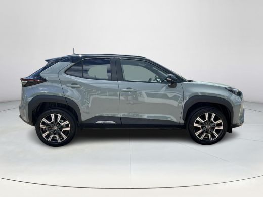 Toyota Yaris Cross 1.5 Hybrid 130 Executive | Urban khaki met zwart dak | Premium Pack | Nieuw uit voorraad leverbaar | ActivLease financial lease