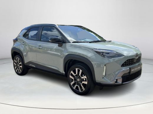 Toyota Yaris Cross 1.5 Hybrid 130 Executive | Urban khaki met zwart dak | Premium Pack | Nieuw uit voorraad leverbaar | ActivLease financial lease