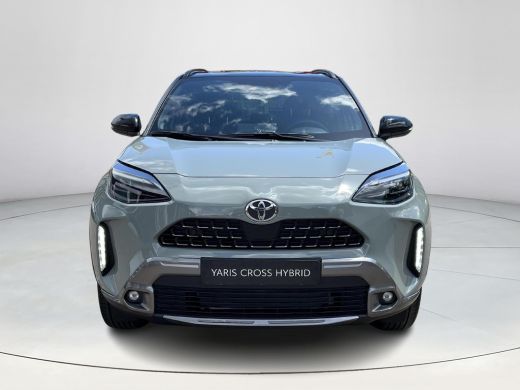 Toyota Yaris Cross 1.5 Hybrid 130 Executive | Urban khaki met zwart dak | Premium Pack | Nieuw uit voorraad leverbaar | ActivLease financial lease