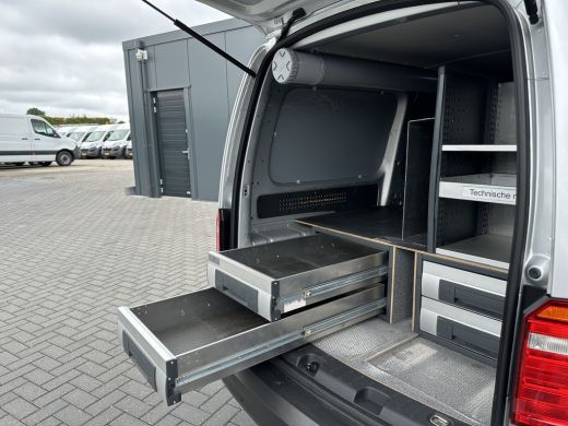 Volkswagen Caddy 2.0 TDI 102 PK / 1e EIG. / CAMERA / BOTT INRICHTING / NAVI / AIRCO / CRUISE / ACHTERKLEP ActivLease financial lease
