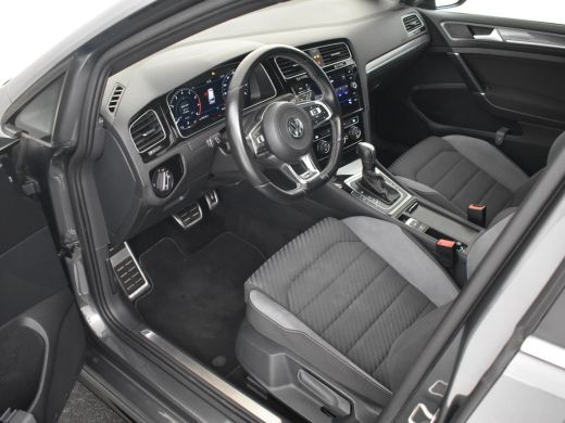 Volkswagen Golf 1.5 TSI Highline Business R-Line 150pk DSG/AUTO | Adaptief cruise control  | Navigatie | App conn... ActivLease financial lease
