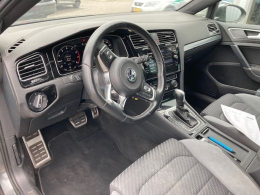 Volkswagen Golf 1.5 TSI Highline Business R-Line 150pk DSG/AUTO | Adaptief cruise control  | Navigatie | App conn... ActivLease financial lease