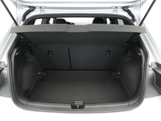 Volkswagen Polo 1.0 TSI 95pk DSG R-Line Navi via App Clima Pdc Lm Velgen 113 ActivLease financial lease