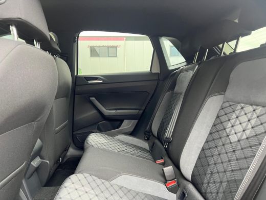 Volkswagen Polo R-Line Edition Inclusief €2000,- inruilvoordeel | 'App-Connect' draadloze smartphone integratie |... ActivLease financial lease