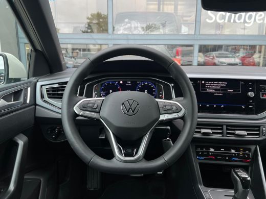 Volkswagen Polo R-Line Edition Inclusief €2000,- inruilvoordeel | 'App-Connect' draadloze smartphone integratie |... ActivLease financial lease