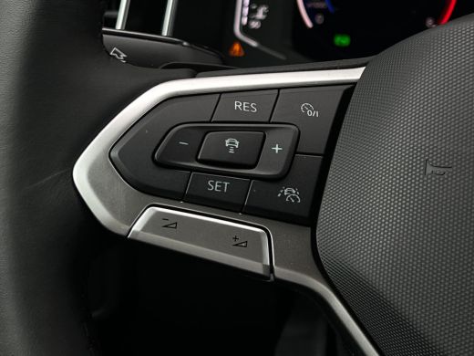 Volkswagen Polo R-Line Edition Inclusief €2000,- inruilvoordeel | 'App-Connect' draadloze smartphone integratie |... ActivLease financial lease