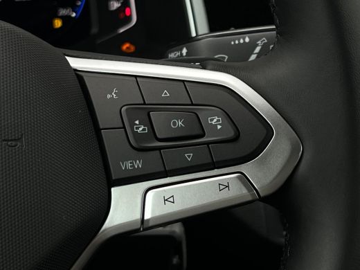 Volkswagen Polo R-Line Edition Inclusief €2000,- inruilvoordeel | 'App-Connect' draadloze smartphone integratie |... ActivLease financial lease