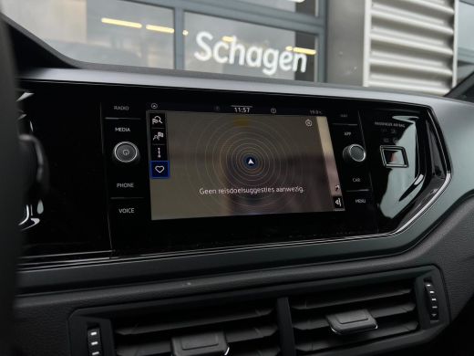 Volkswagen Polo R-Line Edition Inclusief €2000,- inruilvoordeel | 'App-Connect' draadloze smartphone integratie |... ActivLease financial lease